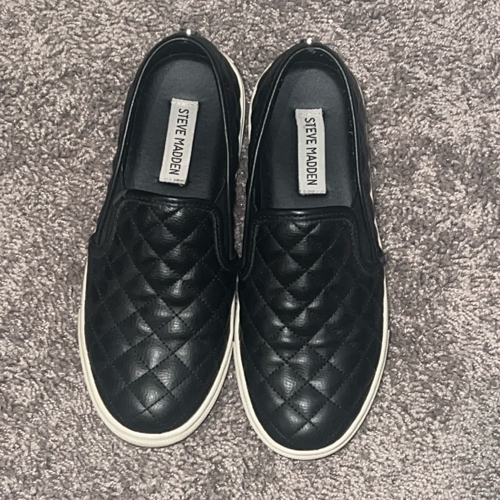 Steven Madden Flats - ECENTRCQ BLACK